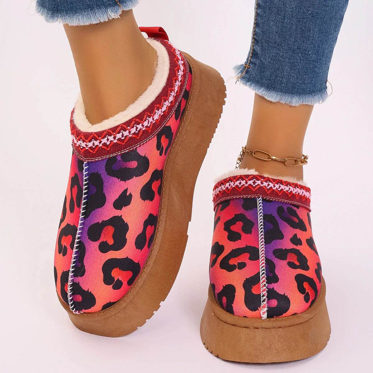 Cozy Christmas-themed ankle boots with cotton upper and plush artificial fur lining