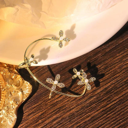 Sparkling butterfly-shaped ear cuffs with zirconia stones, available in gold and silver alloy finishes