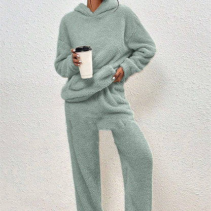 Fleece-lined hooded casual trousers in various colours, featuring dimensional patch pockets and a stylish, comfortable design.