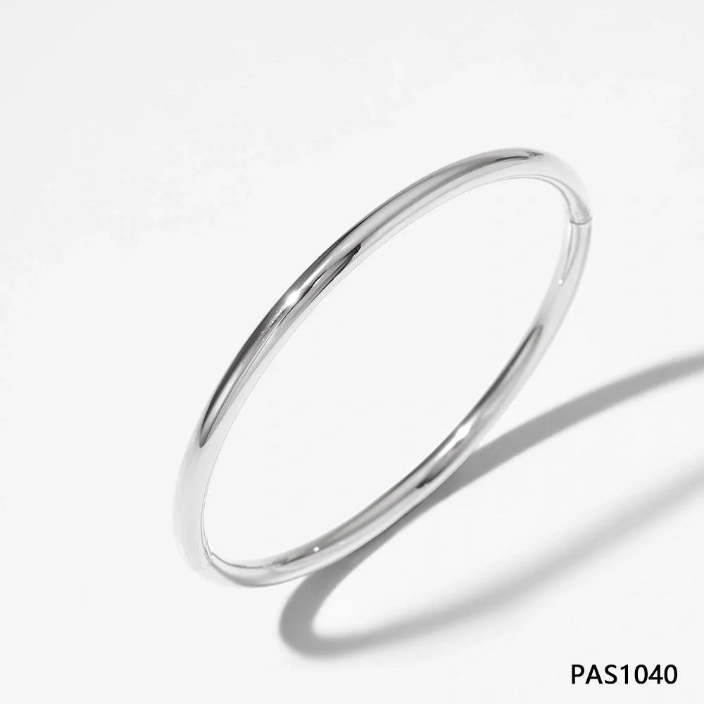 Elegant stainless steel electroplated bracelet for women, perfect for any occasion.