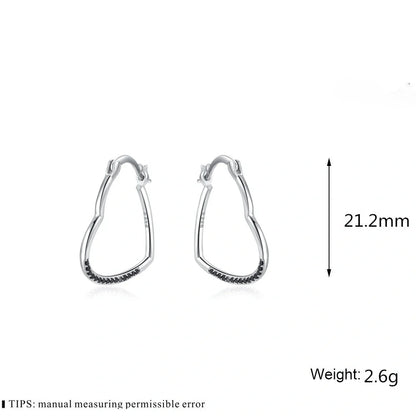 Hollow heart-shaped zircon necklace with titanium steel pendant in black