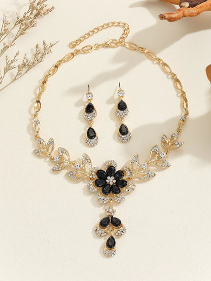 Vintage-inspired floral necklace and earrings set in alloy and resin
