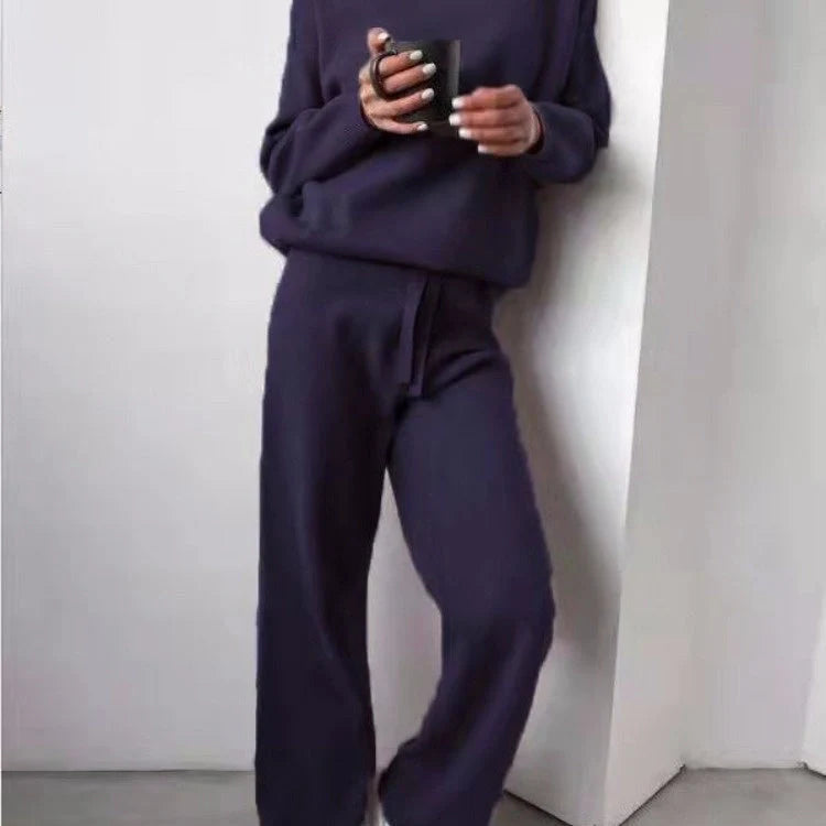 Women's casual turtleneck sweater and drawstring pants set in cotton-polyester blend