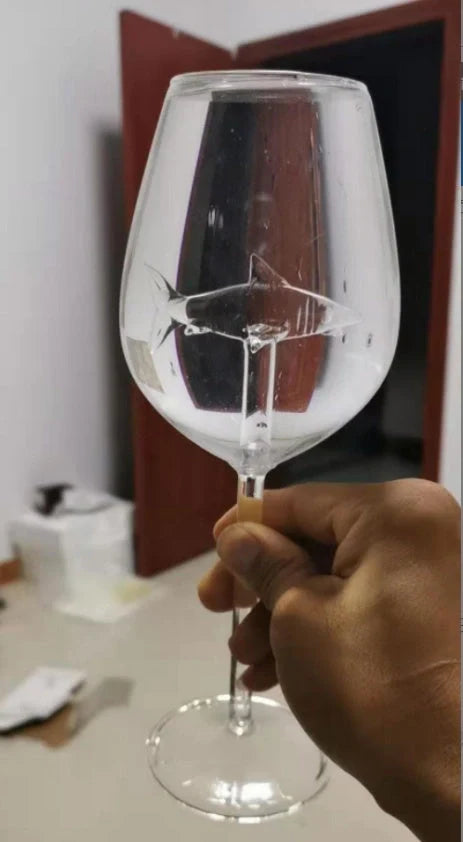 Lead-free crystal red wine glass with rotatable shark inside, clear design for elegant wine serving