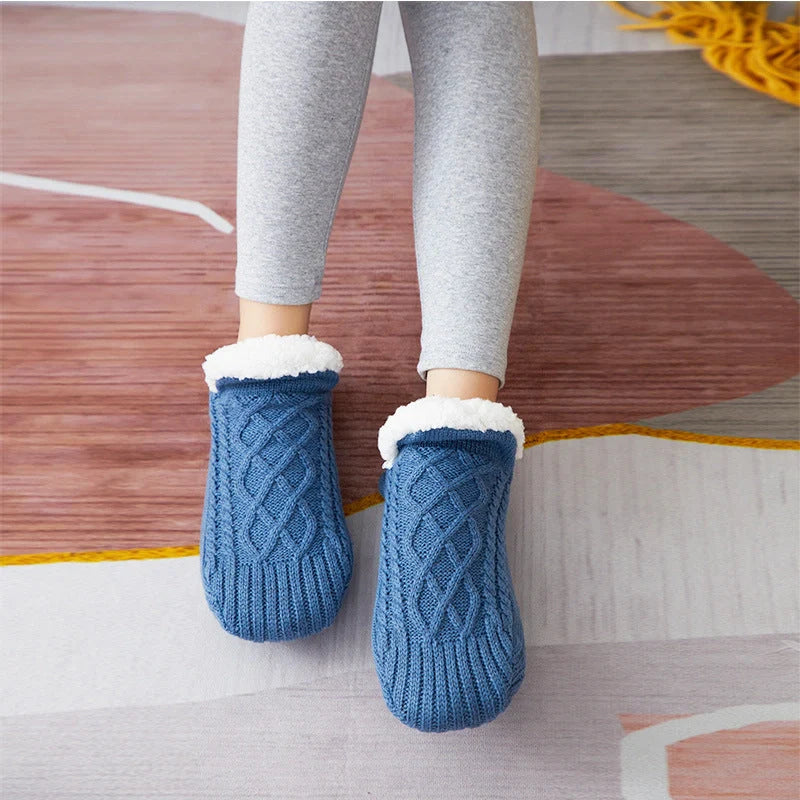 Winter woolen socks with non-slip dots in various colours