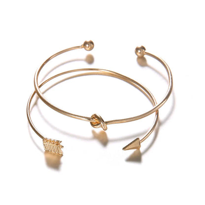 Elegant vintage arrow-inspired bracelet in gold, made from premium alloy for a lustrous, durable finish