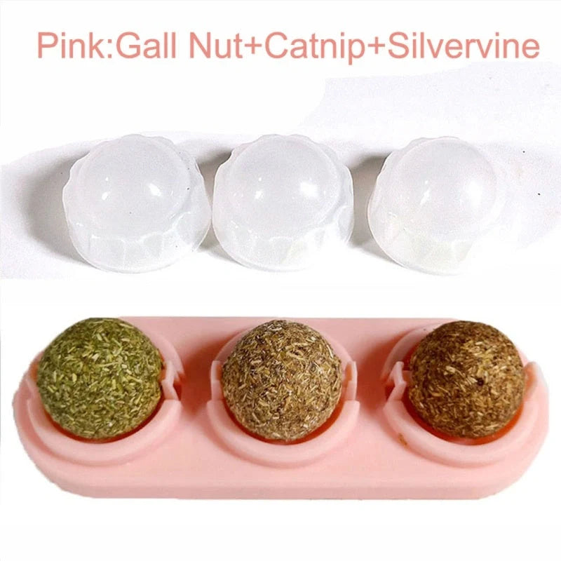 Self-adhesive Rotated Catnip Lick Ball for cats, natural ingredients, 90g