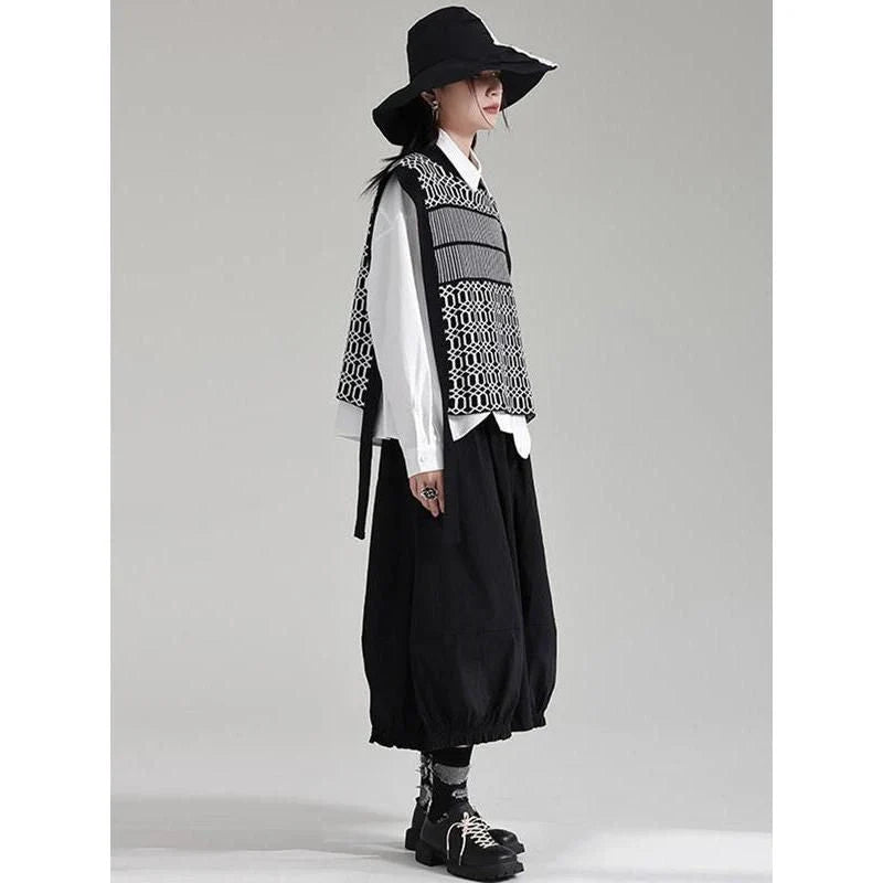 Women's Black Irregular Pattern Knitting Vintage Vest with a unique irregular pattern design