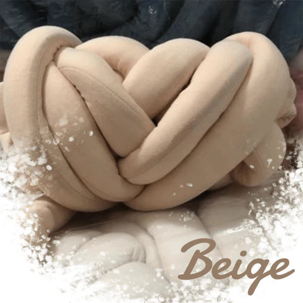 Soft, chunky hand knitting tube yarn in various colours, perfect for DIY projects like blankets, cushions, and pet beds