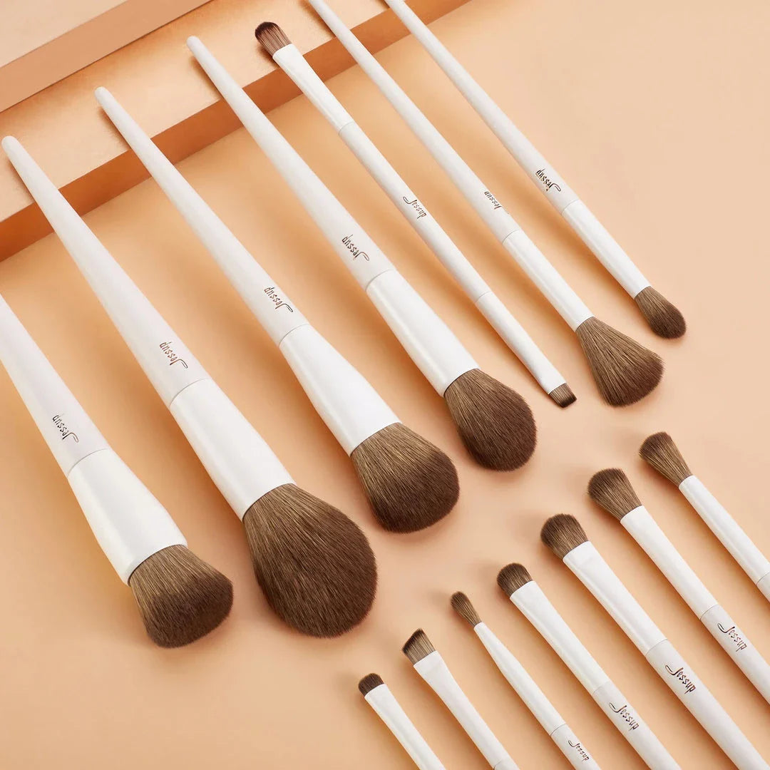 Luxury 14-Piece Vegan Makeup Brush Set with Natural Birch Wood Handles and Synthetic Bristles