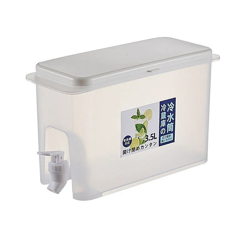 Transparent refrigerator pitcher with faucet and large 3.5L capacity for storing chilled beverages
