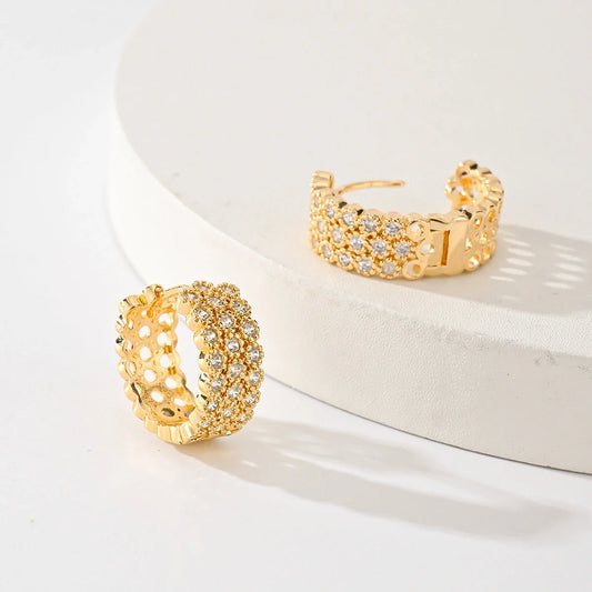 Elegant copper earrings for women with an all-matching style