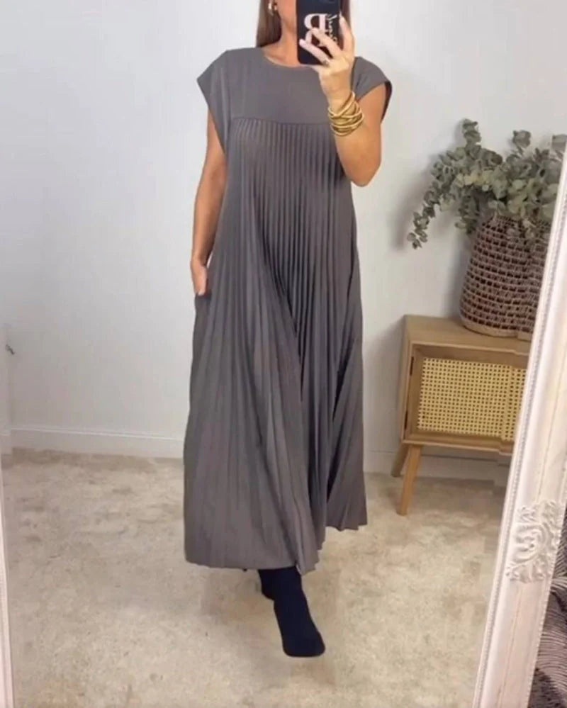Elegant summer pleated long dress for women in various colours