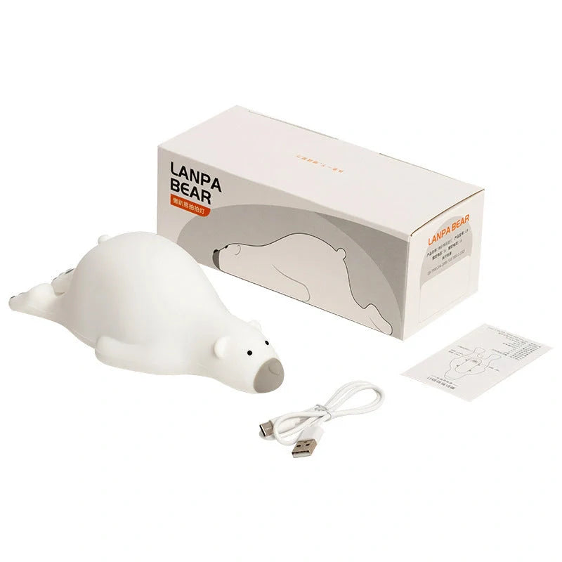 Bear-shaped silicone night light with USB recharge for children's bedrooms