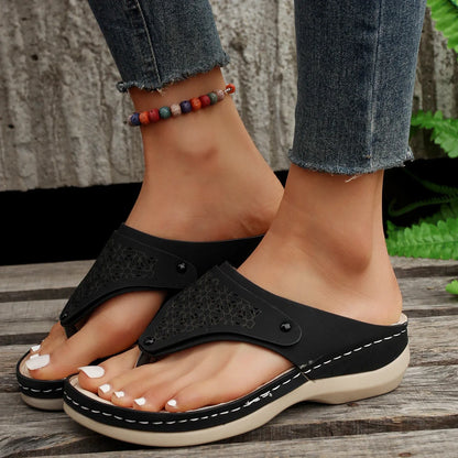Women's PU thong sandals in various colours with segmented toe design
