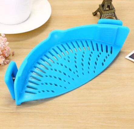 Silicone clip-on funnel oil strainer for pots and pans
