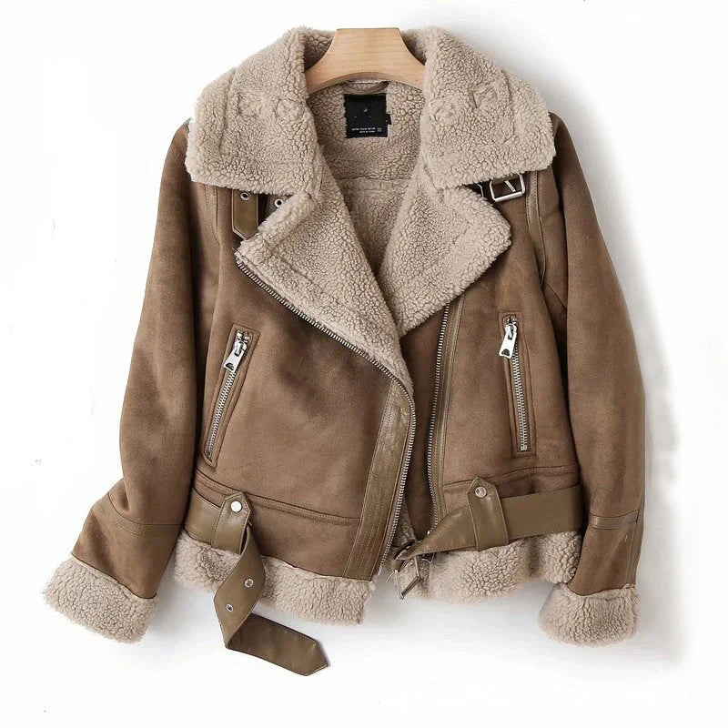 Winter lapel jacket in suede and lamb wool for women, available in black and khaki.