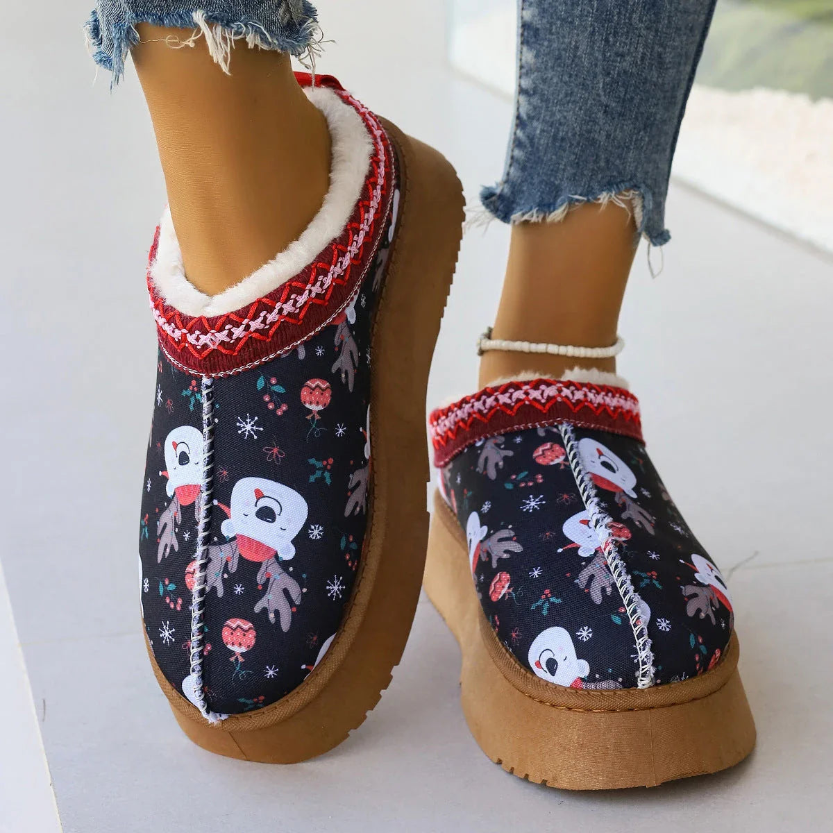 Cozy Christmas-themed ankle boots with cotton upper and plush artificial fur lining