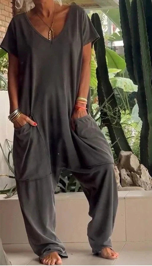 V-neck oversized pocket jumpsuit in solid colours for street fashion