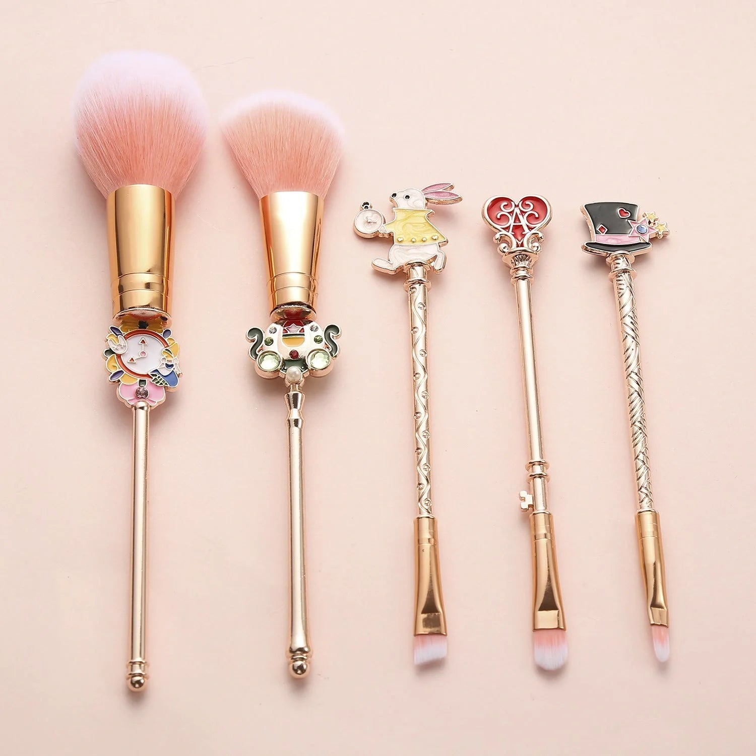 Alice makeup brush in rose gold and gold options for precise makeup application