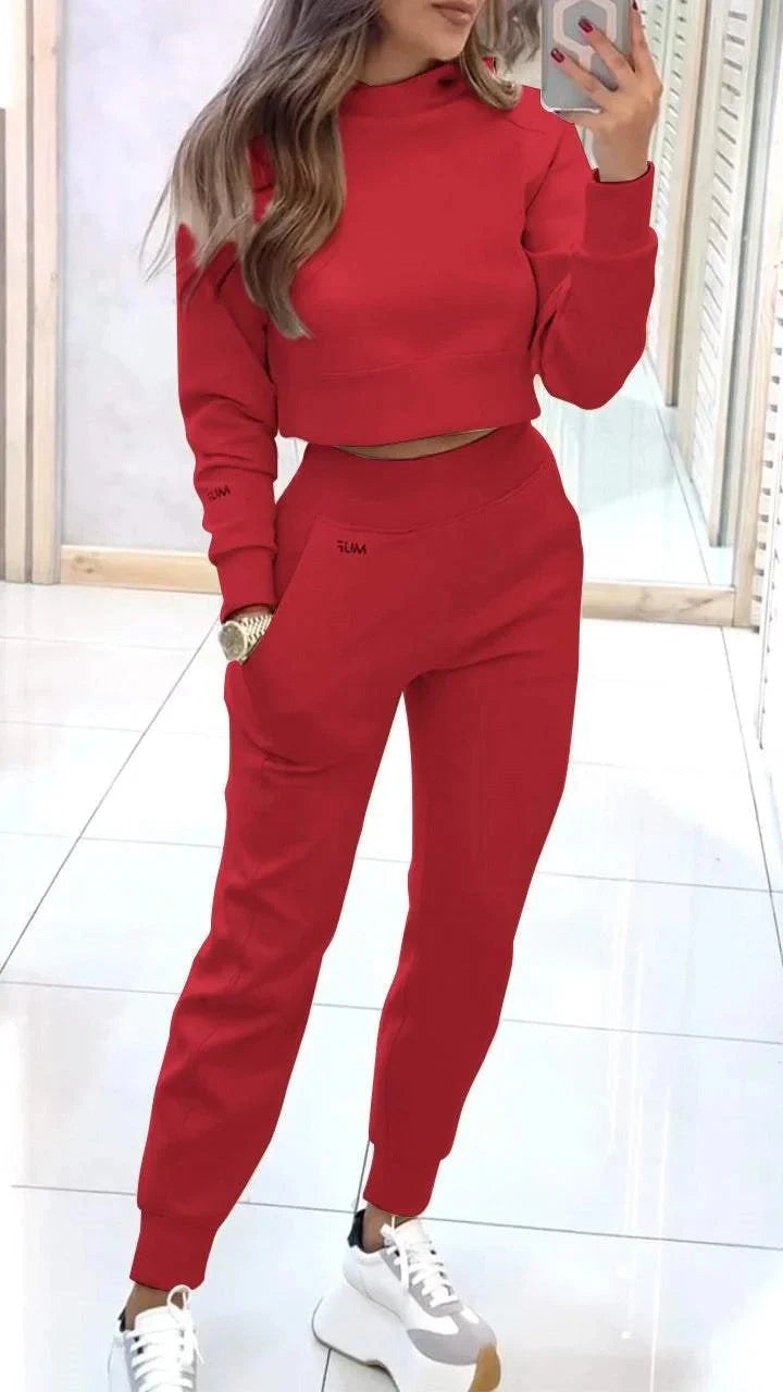 Stylish collared jacket and slim-fit trousers in a variety of colors, perfect for athleisure wear