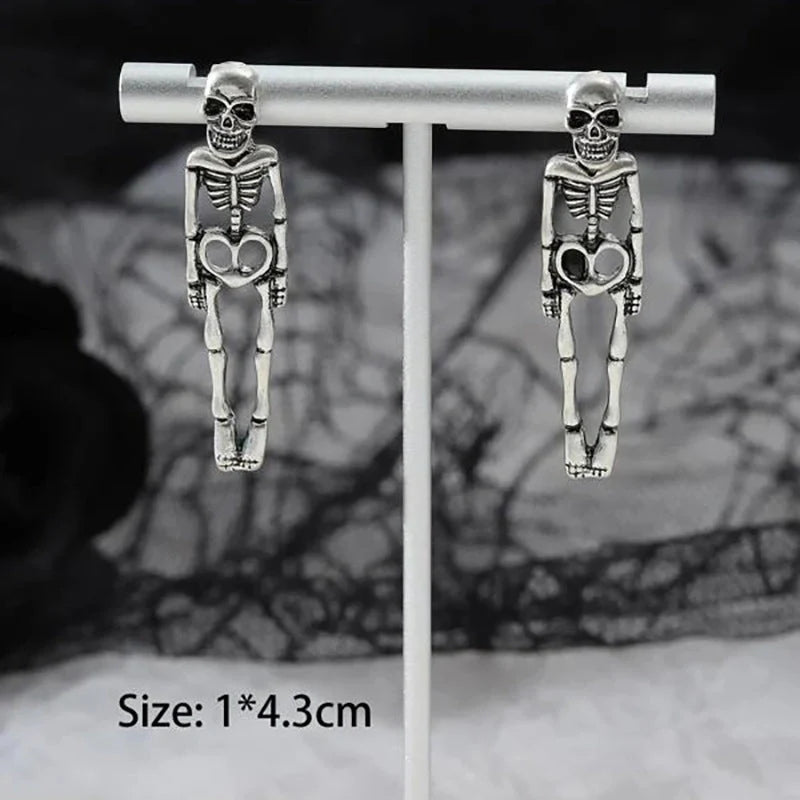 Halloween skull simulation stud earrings in gold and silver, detailed design, lightweight alloy