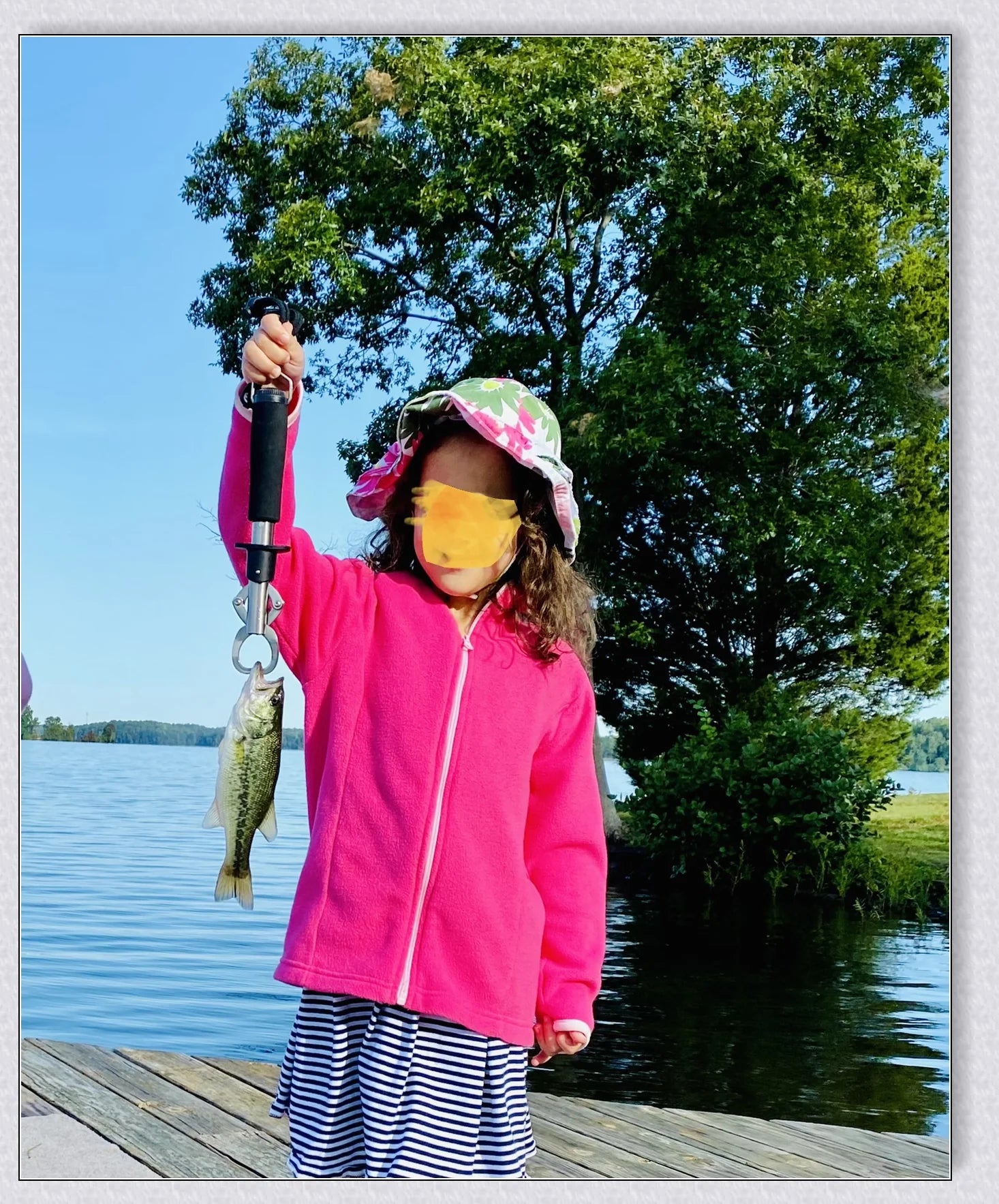 A versatile and durable fishing pole kit designed for kids, featuring a telescopic design, multiple hooks and baits, and a travel bag for easy portability.