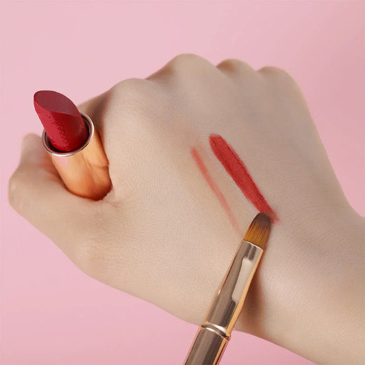 Fashion Makeup Lip Brush and Lipstick Concealer Brush Kit with gold handle and high-quality synthetic bristles