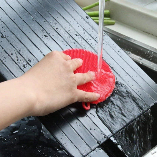 Premium aluminium fast defrosting tray for quick and even thawing of frozen foods, making meal preparation a breeze in the kitchen