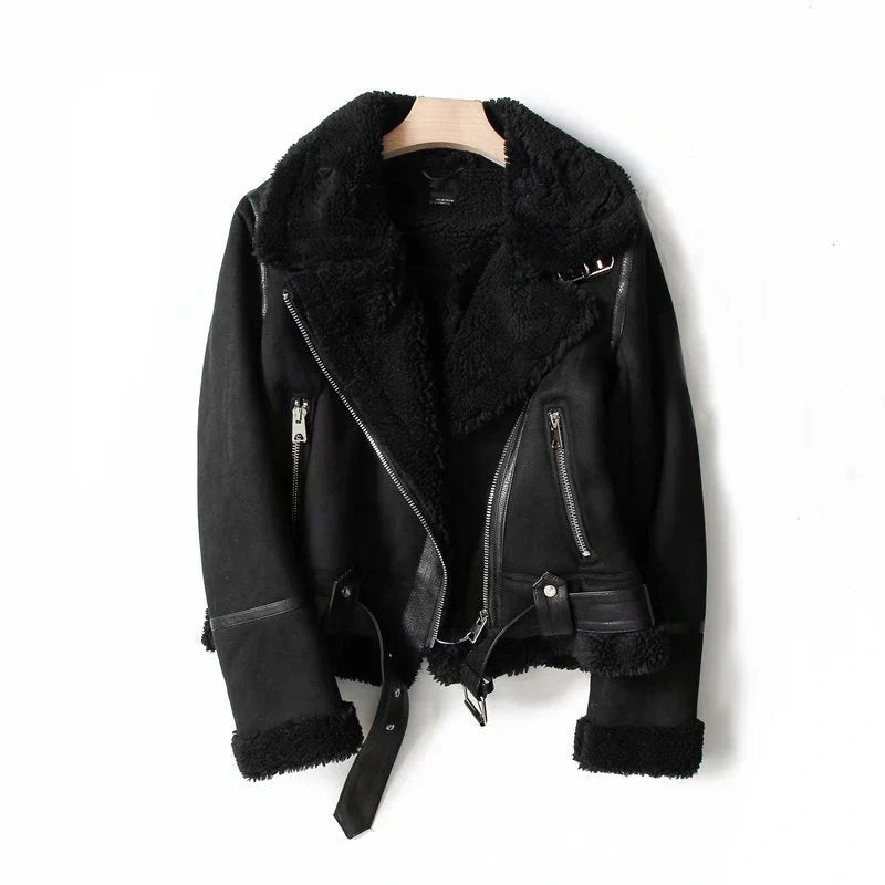 Winter lapel jacket in suede and lamb wool for women, available in black and khaki.