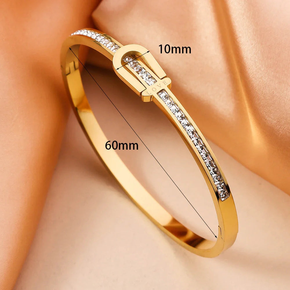 Gold-plated stainless steel fashion bracelet for women with gang drill elements