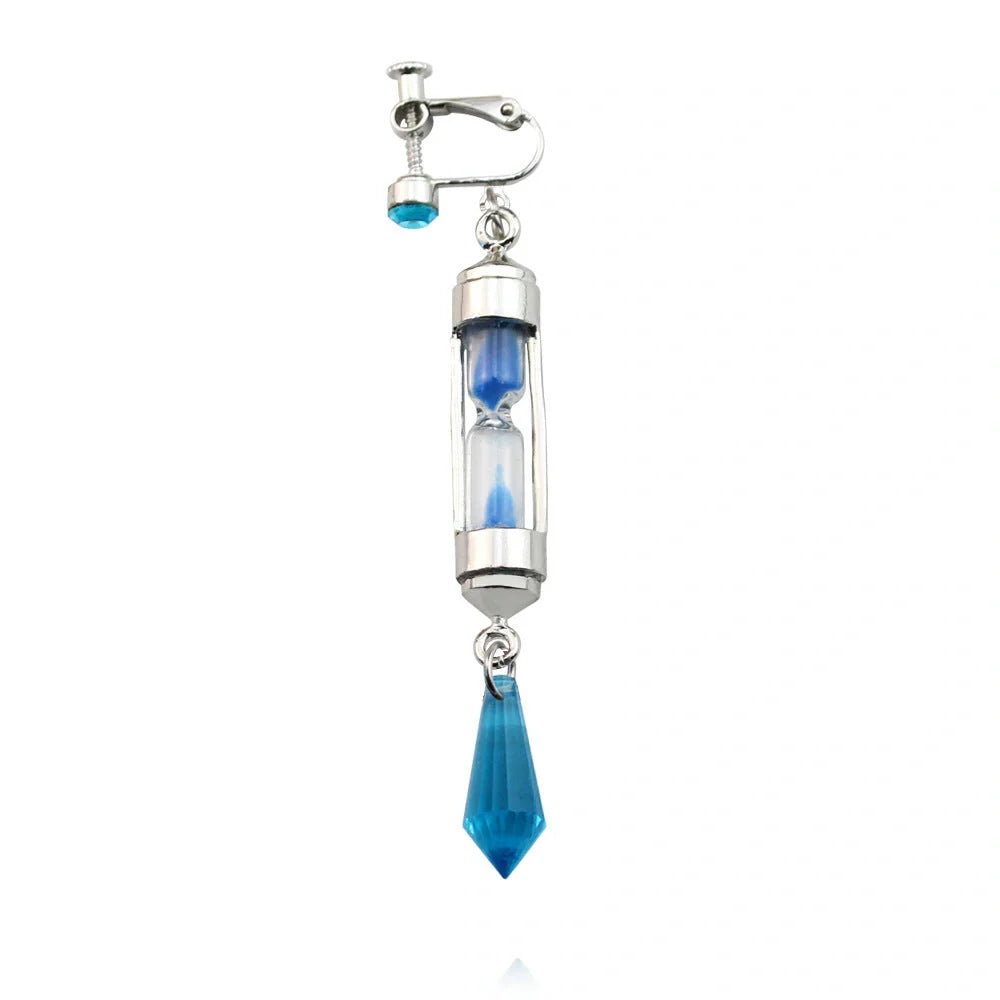 Hourglass-shaped alloy earring and necklace set in silver and gold