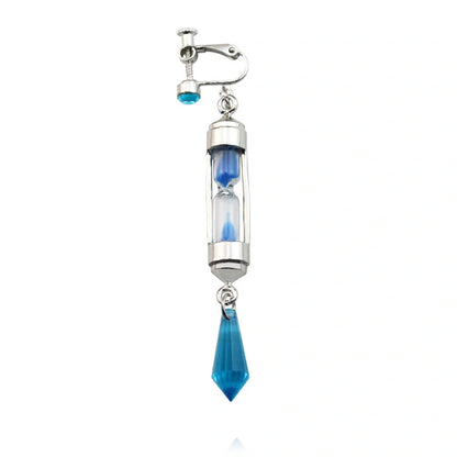 Hourglass-shaped alloy earring and necklace set in silver and gold