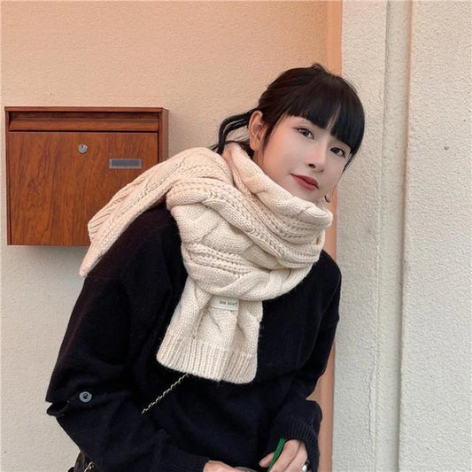 Sweet Labeling 8-word Twist Apricot Small Scarf in deer plush fabric, available in beige, gray, and black.