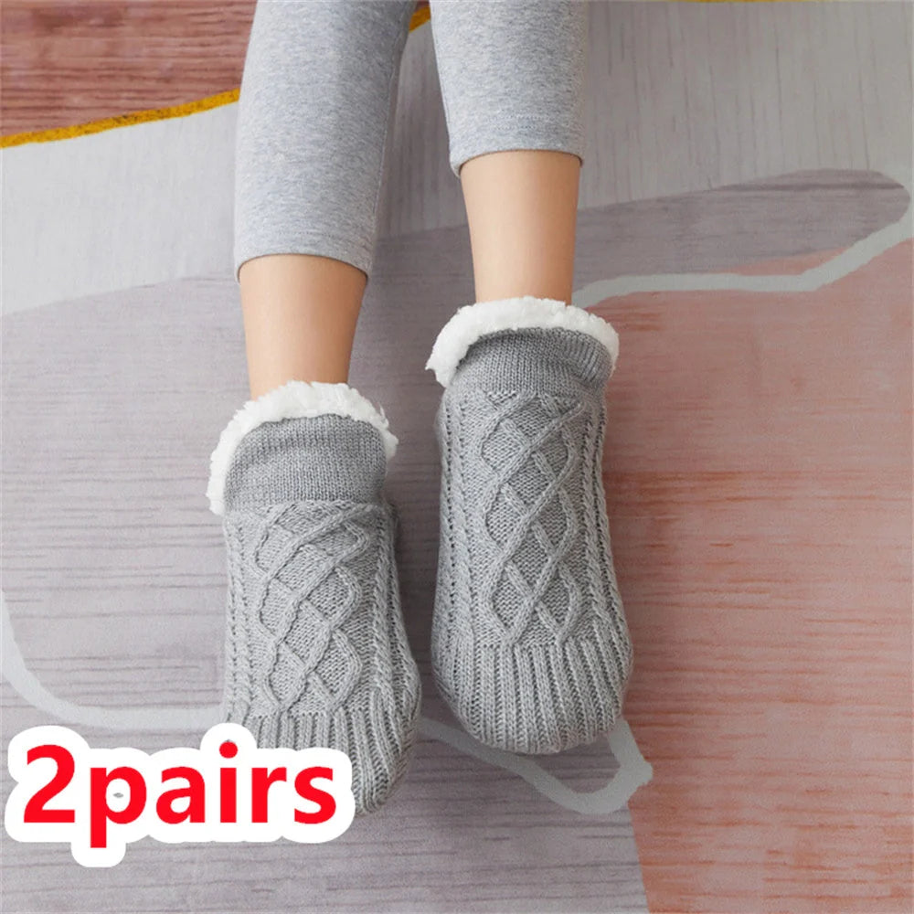 Winter woolen socks with non-slip dots in various colours