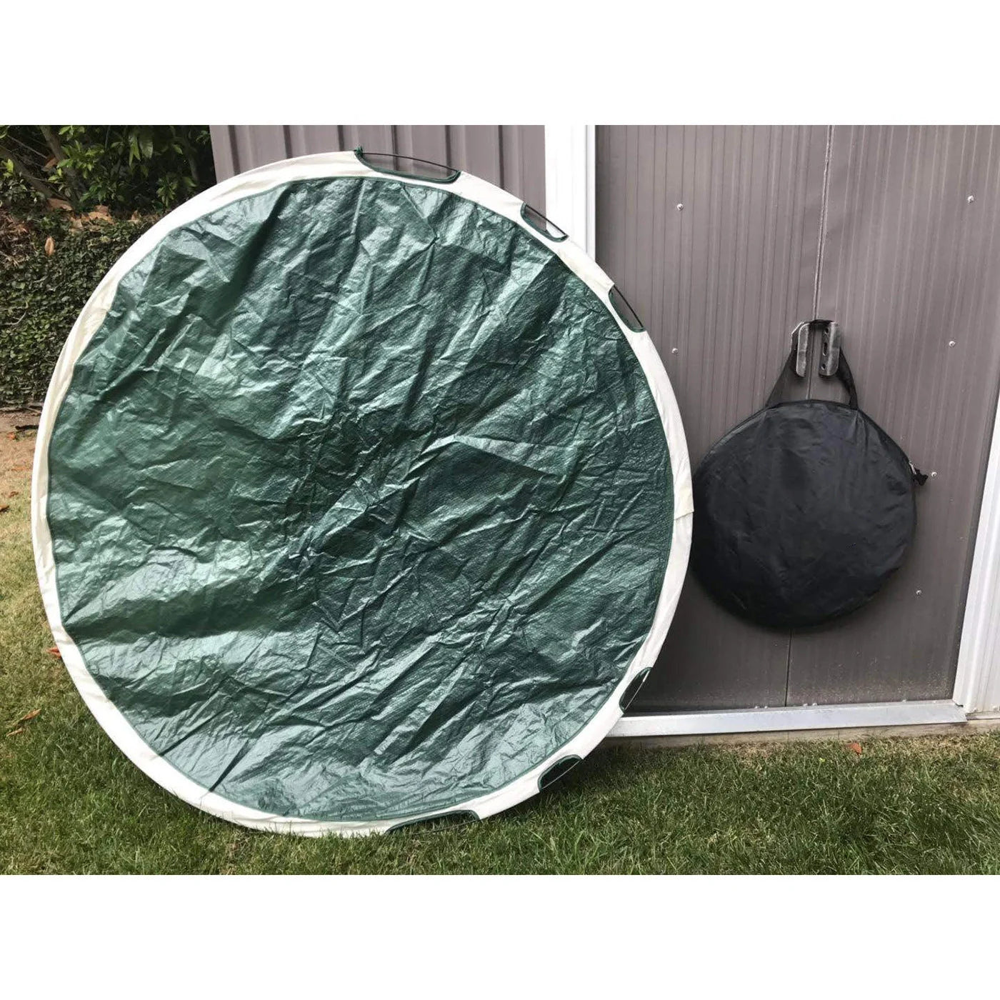 Green foldable leaf storage bag for garden clean-up, 140cm x 140cm