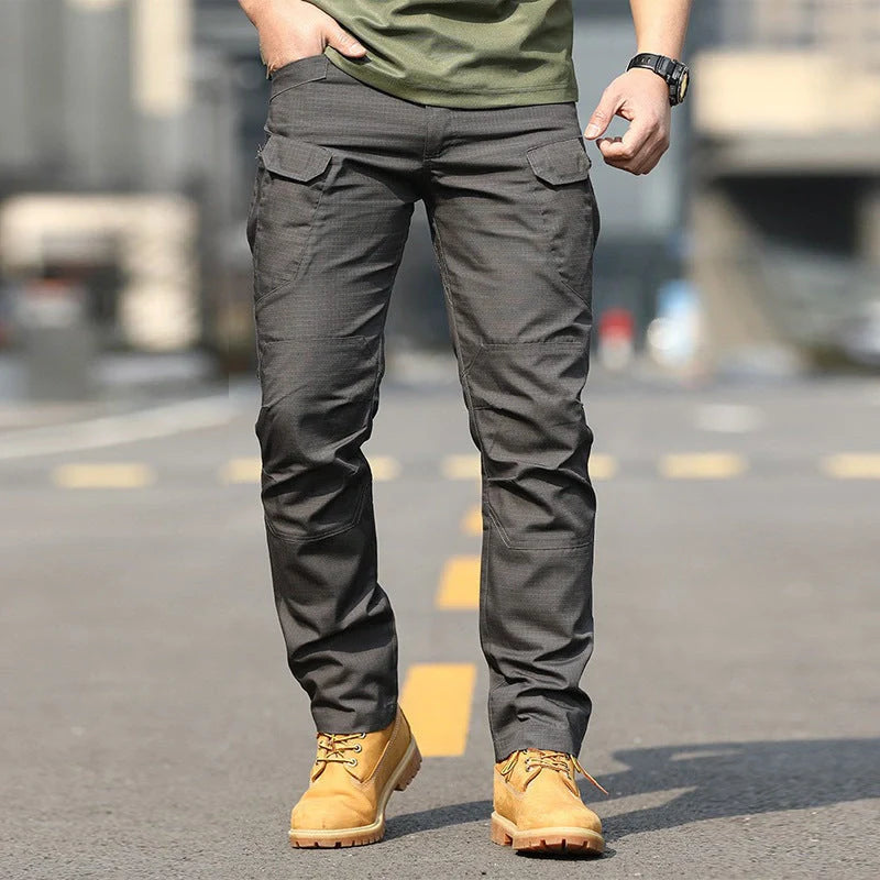 Rugged training trousers in various colours, designed for extreme outdoor challenges and activities