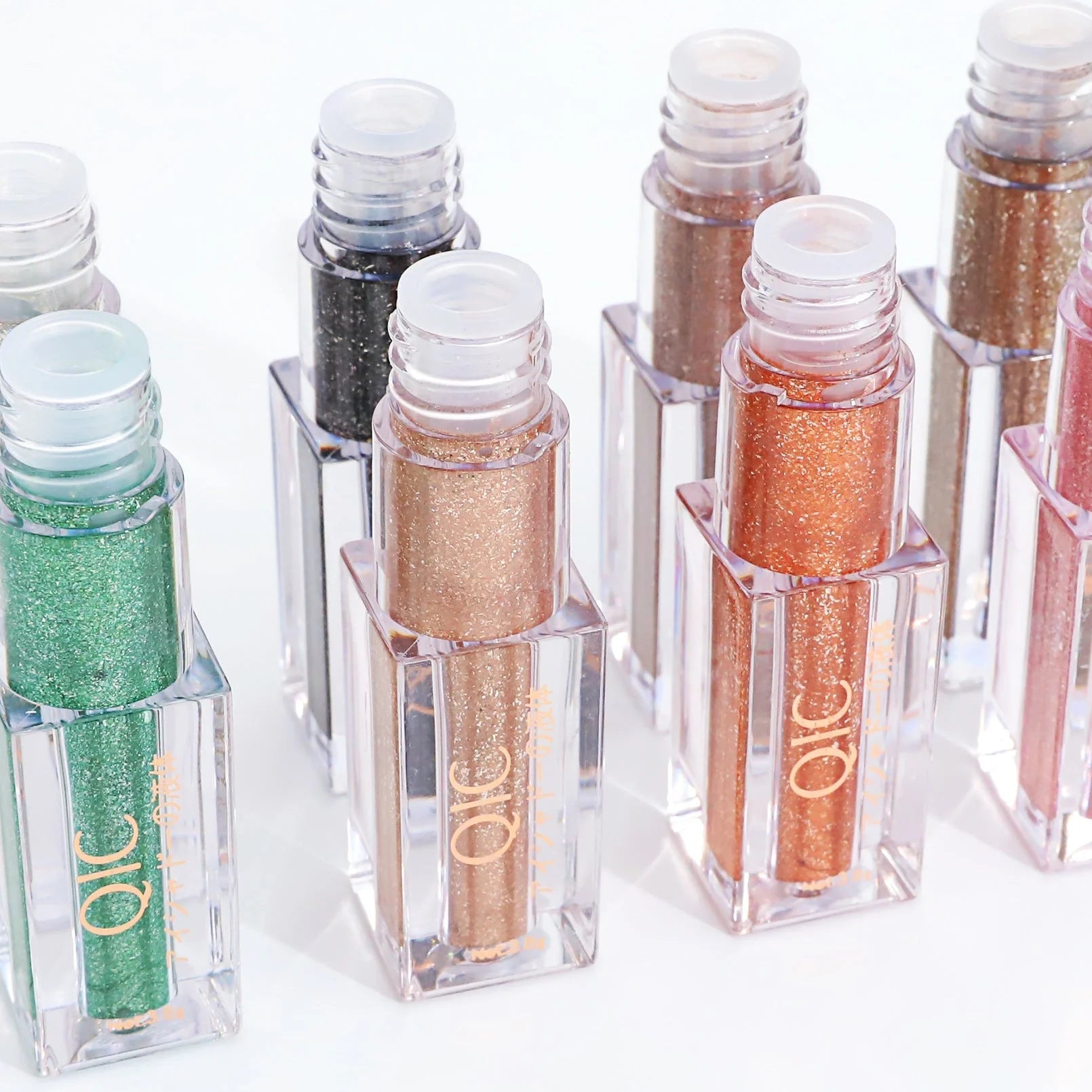 Liquid Eyeshadow with Diamond Pearlescent Finish in various colors