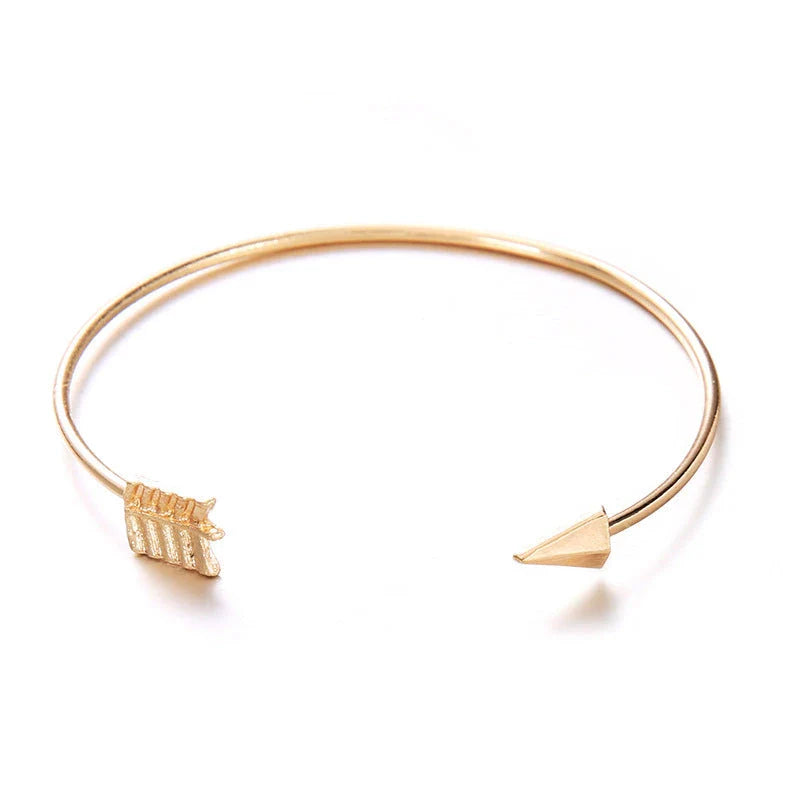 Elegant vintage arrow-inspired bracelet in gold, made from premium alloy for a lustrous, durable finish