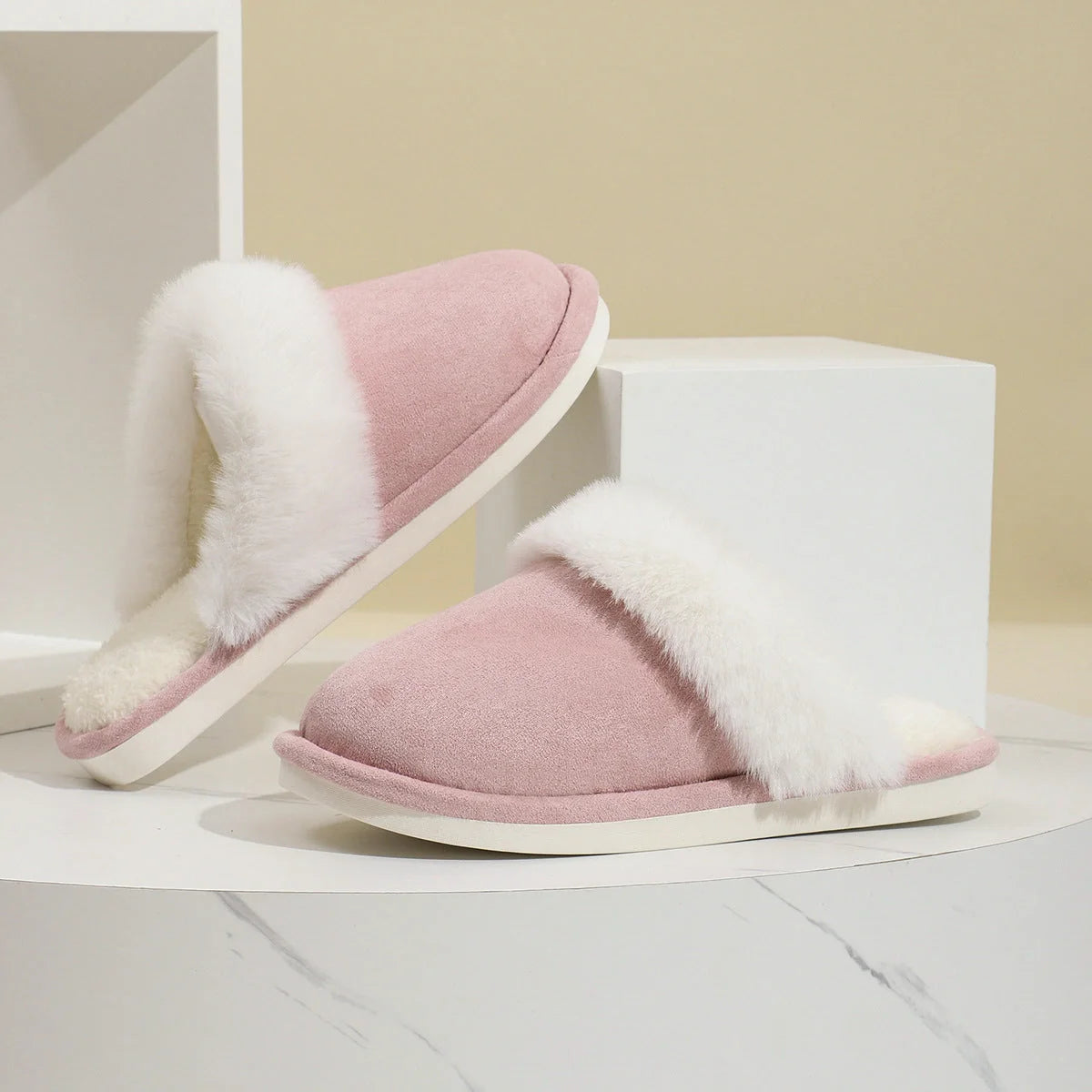 Cosy winter plush slippers for couples with non-slip sole in various colours
