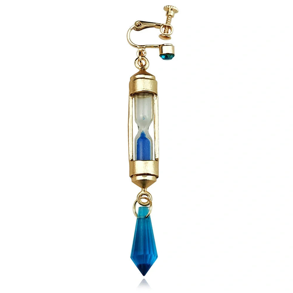 Hourglass-shaped alloy earring and necklace set in silver and gold