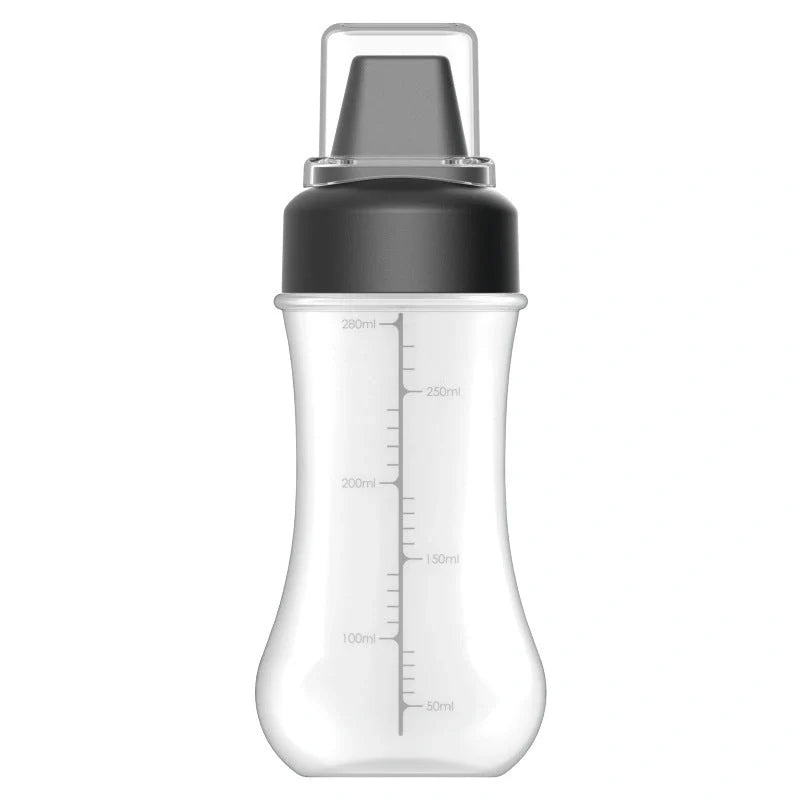 Five-hole scale squeezing sauce bottle with lid for precise kitchen use