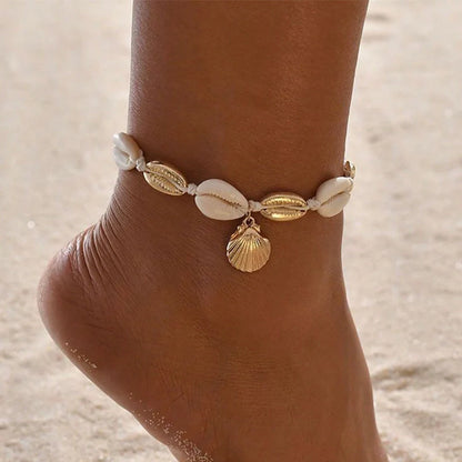 Adjustable bohemian style shell anklet with conch charm for women
