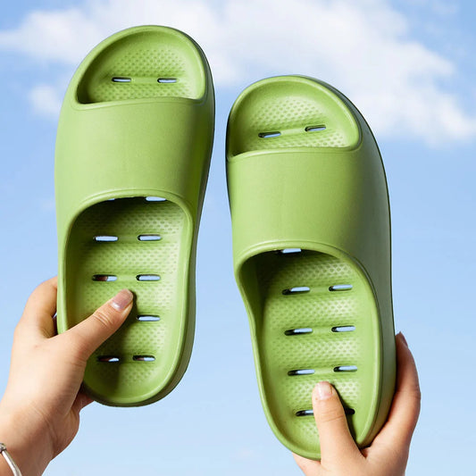 Thick-soled EVA slippers in various colours with non-slip sole and water leakage design