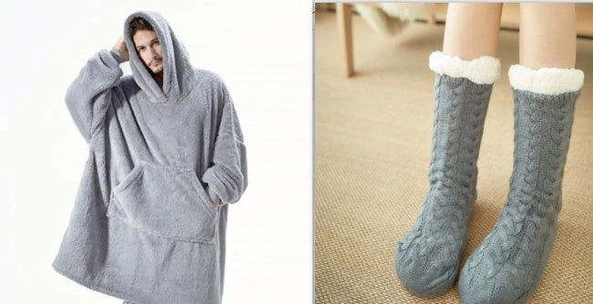 Cozy oversized hooded sweatshirt with big front pocket, made of soft double-sided fleece fabric in a variety of classic colors.