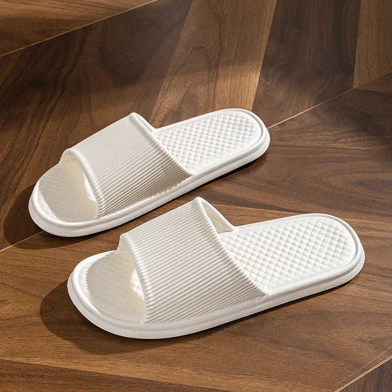 Stylish non-slip summer slippers for men and women in various colours