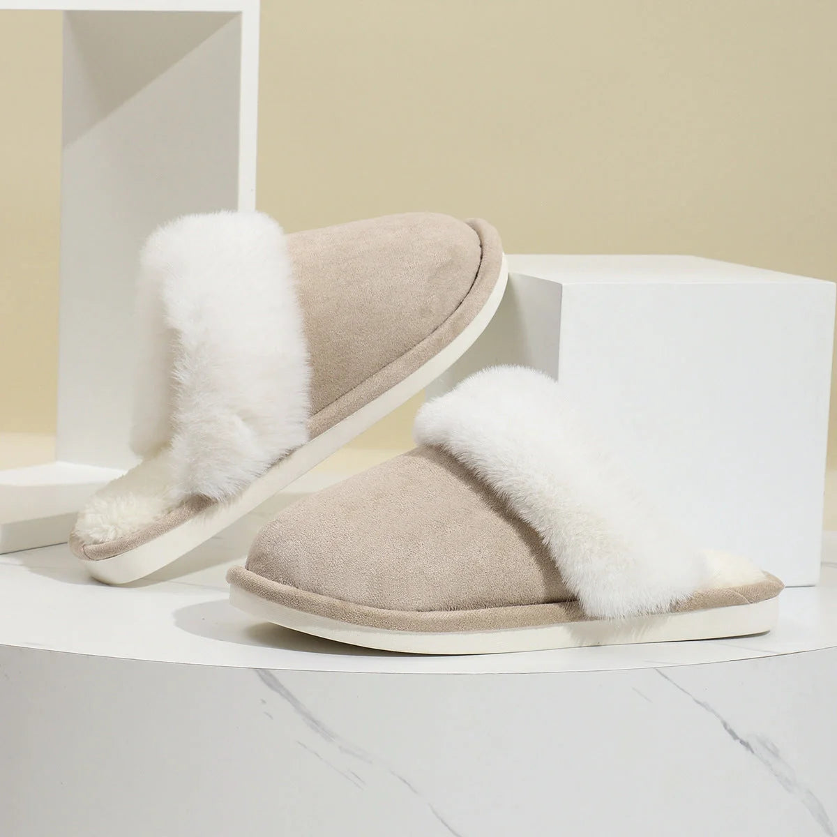 Cosy winter plush slippers for couples with non-slip sole in various colours