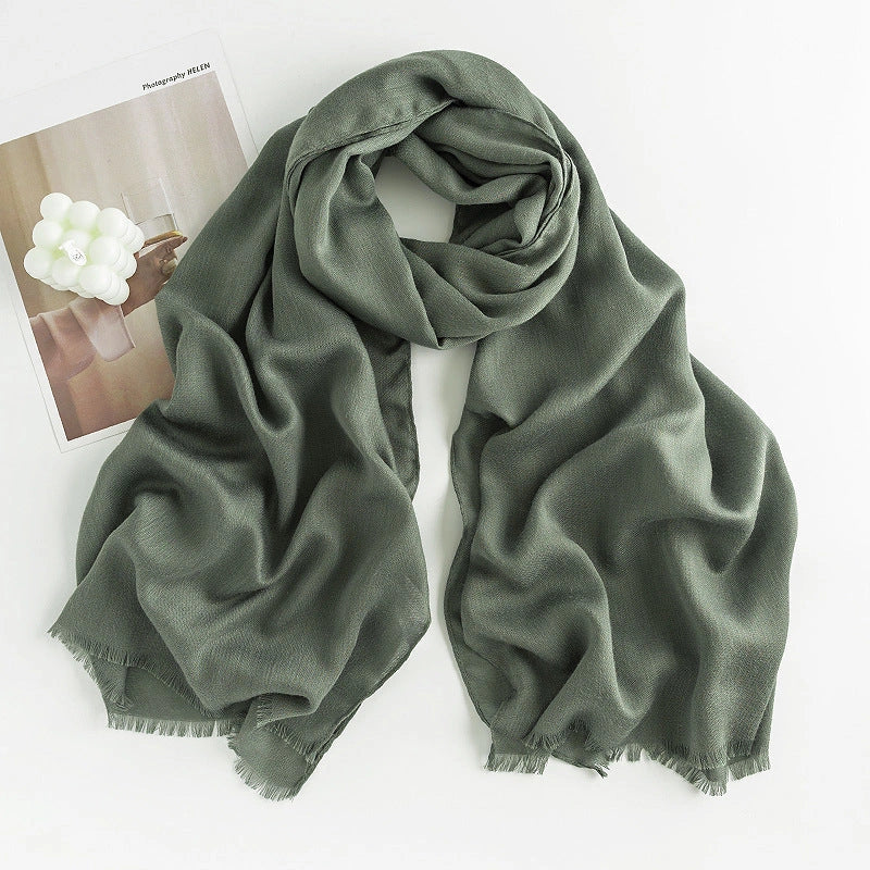Herringbone pattern artificial cashmere scarf with tassel fringes
