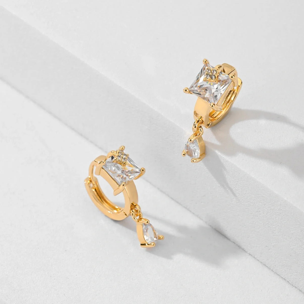 Copper-plated gold fashion earrings with water droplet design in various colours