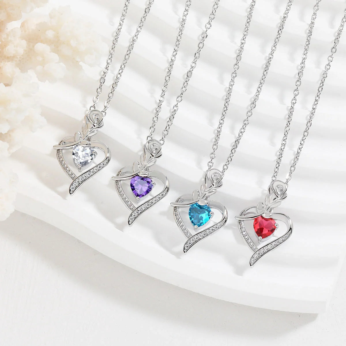 Elegant rose heart-shaped rhinestone necklace for women, perfect as a Valentine's Day gift.